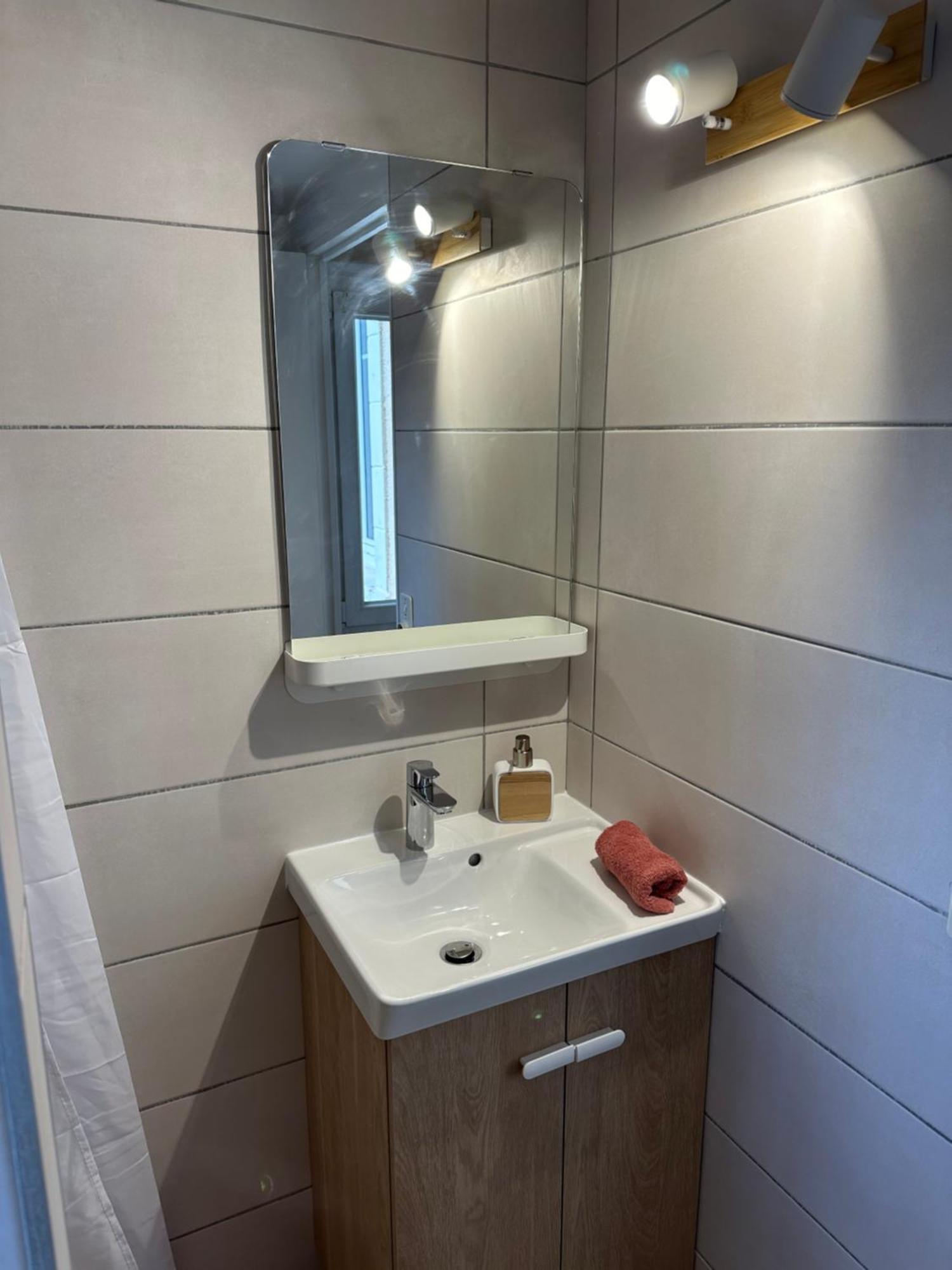 Maison Familiale, 13 Lits, 3 Sdb, Parking Gratuit, Jardin, Terrasse Bourges Exterior foto