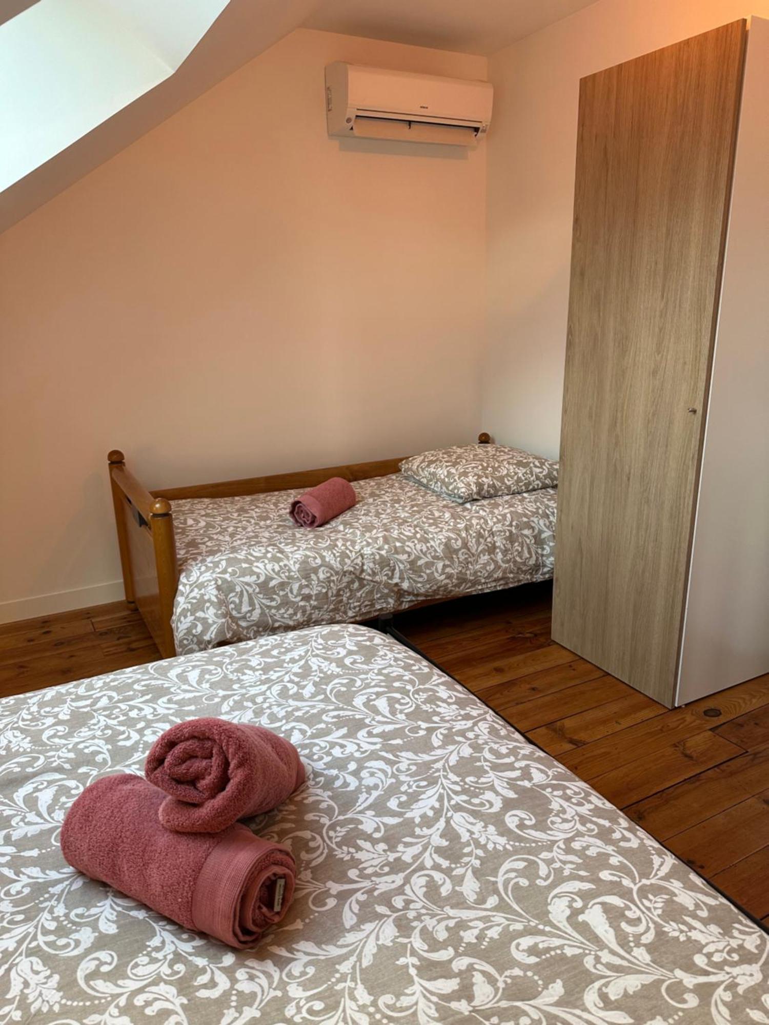 Maison Familiale, 13 Lits, 3 Sdb, Parking Gratuit, Jardin, Terrasse Bourges Exterior foto